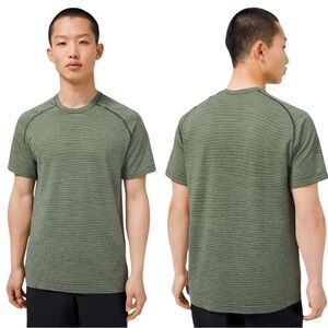 Lululemon Metal Vent Tech Short Sleeve 2.0 Size M Green